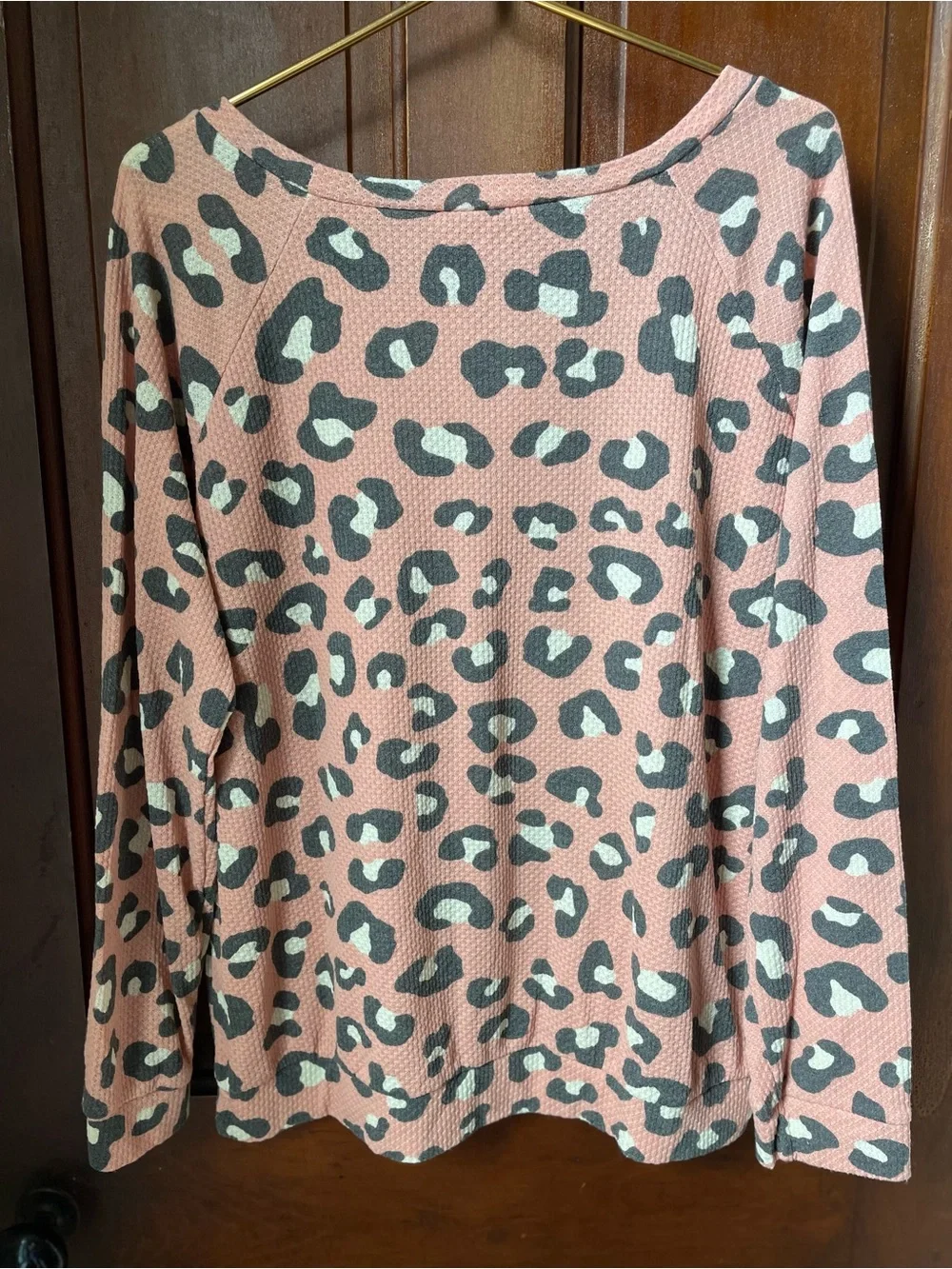 Bib! Women’s extra large pink animal print top